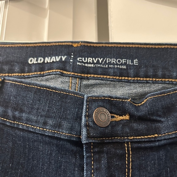 Old Navy Curvy Profile Skinny Jeans. Sz. 16 Regular, 19” waist and 40” length. - Picture 2 of 6